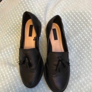Forever 21 black loafer wingtip 7.5